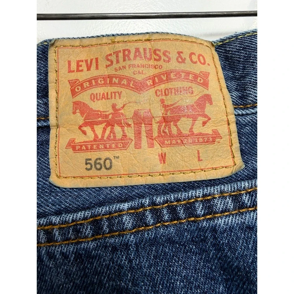 Levi's 560 Comfort Fit Mens Jeans 46x30 Medium Wash Blue Denim (CC34)‎